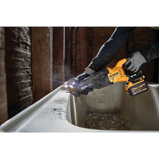 Brushless Cordless Reciprocating Saw with FLEXVOLT ADVANTAGE in action